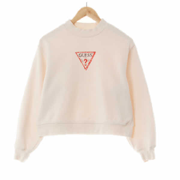 Guess 아이보리 면혼방 모크넥중앙심볼로고크롭맨투맨