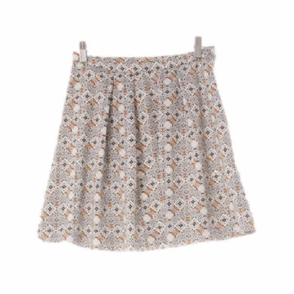 h&m 화이트 다이아세모패턴 배색문양핀턱미니스커트