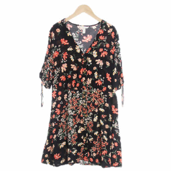 h&m 블랙 플라워패턴 소매셔링브이넥원피스