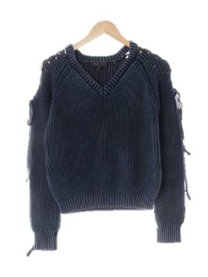 bcbg 애쉬네이비 꽈배기패턴 면 숄더타이트임니트티