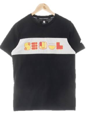 데상트 블랙 프린팅 면혼방 서울소매로고반팔티
