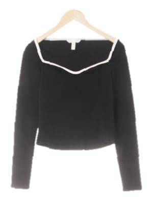 h&m 블랙 비스코스혼방 스퀘어하트넥크롭티